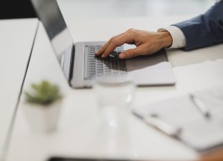 Поощрение библейских стихов и библейских сообщений о личных финансах